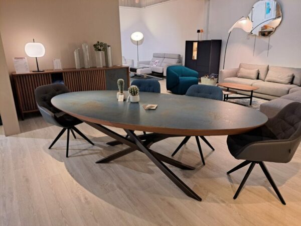 Table contemporaine ovale ELITIST avec allonge de 60 cm en céramique ou dessus bois piétement métal meubles duquesnoy frelinghien nord lille armentieres