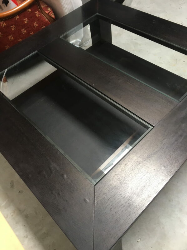 TABLE CARREE EN 140 X 140 VERRE ET WENGE SECONDE MAIN BON ETAT MEUBLES DUQUESNOY FRELINGHIEN NORD LILLE ARMENTIERES